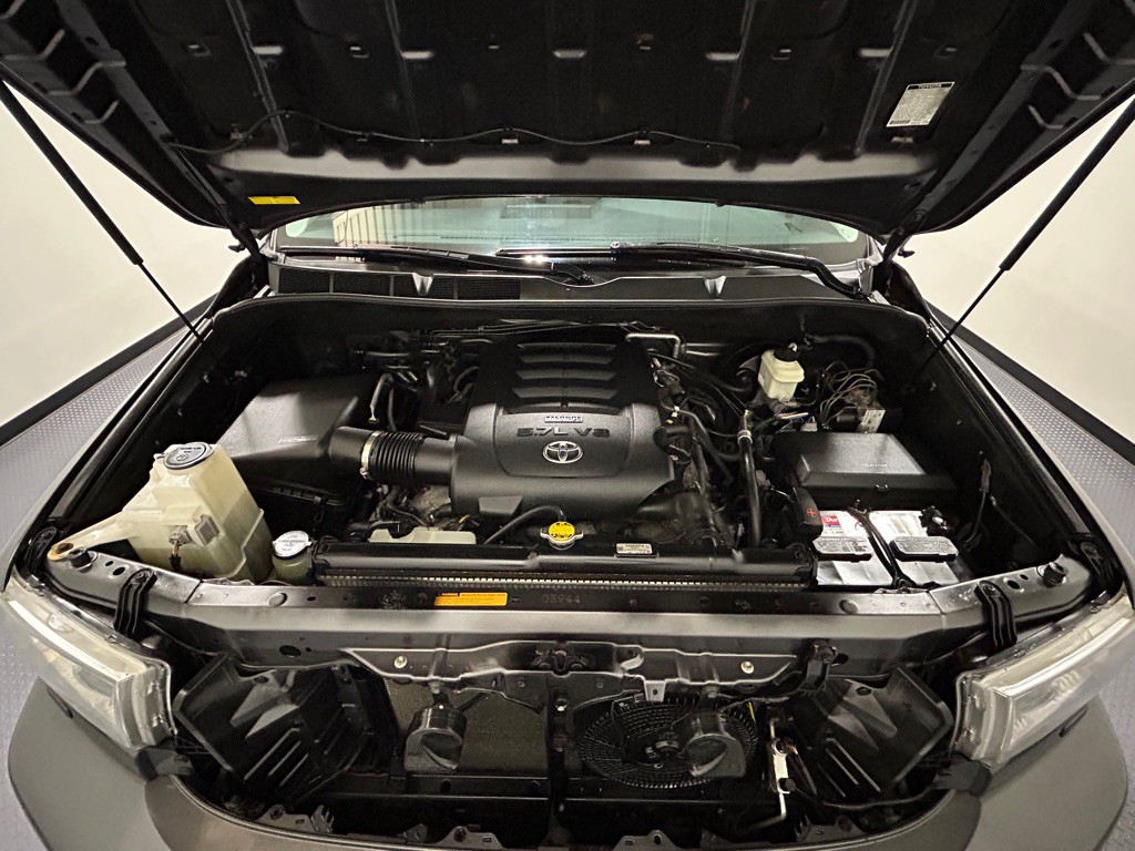 2011 Toyota Sequoia Image 19