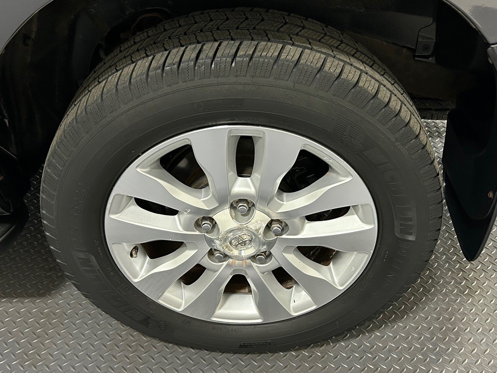 2011 Toyota Sequoia Image 22