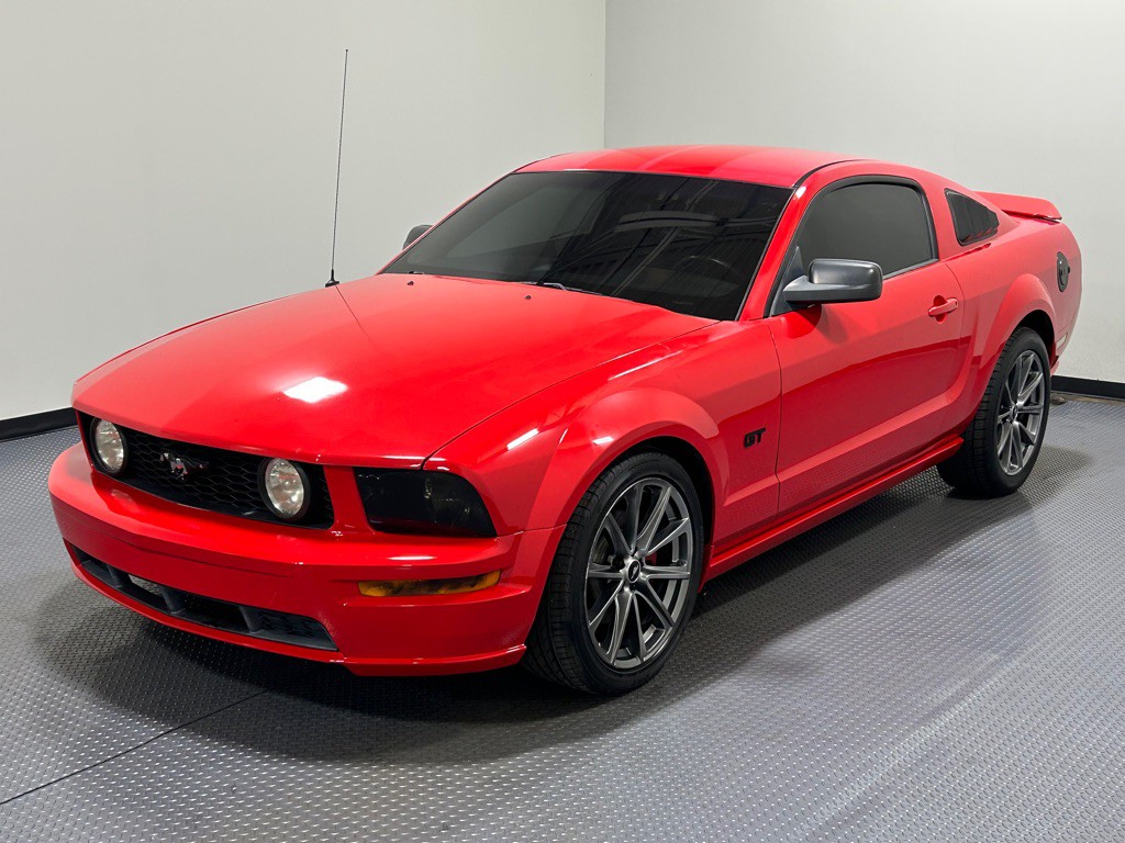 2005 Ford Mustang Image 1