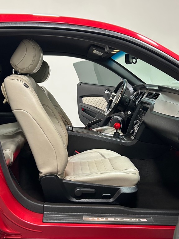 2013 Ford Mustang Image 10
