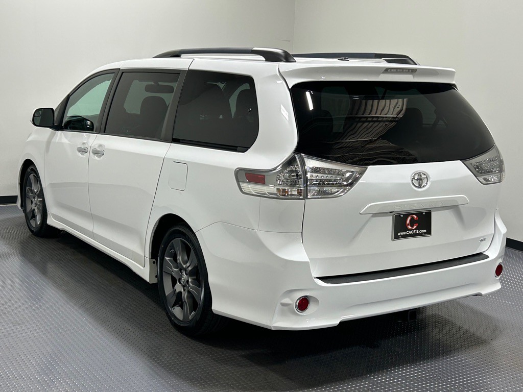 2015 Toyota Sienna Image 7