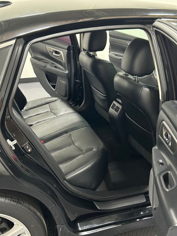2014 Nissan Altima Image 9