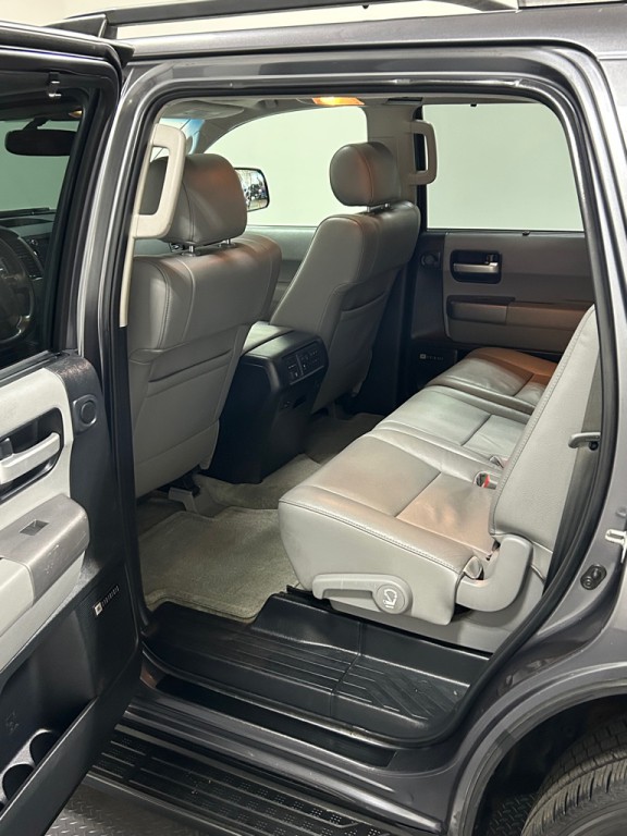 2011 Toyota Sequoia Image 9