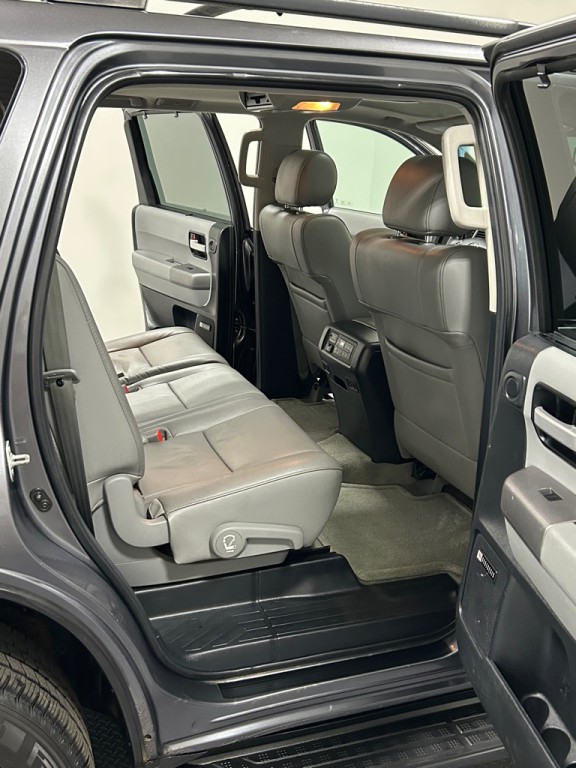 2011 Toyota Sequoia Image 10
