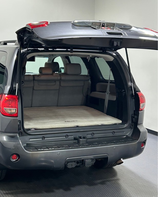 2011 Toyota Sequoia Image 14