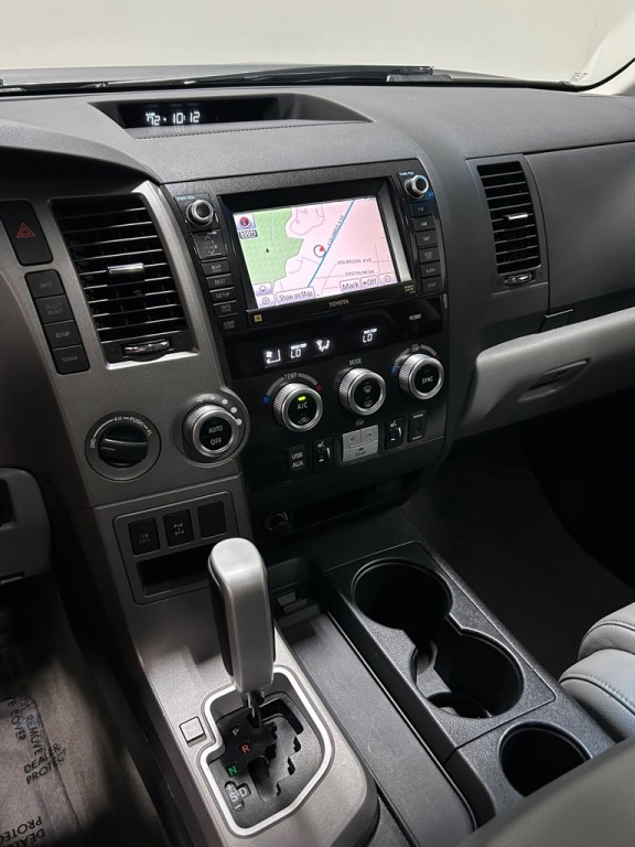 2011 Toyota Sequoia Image 15
