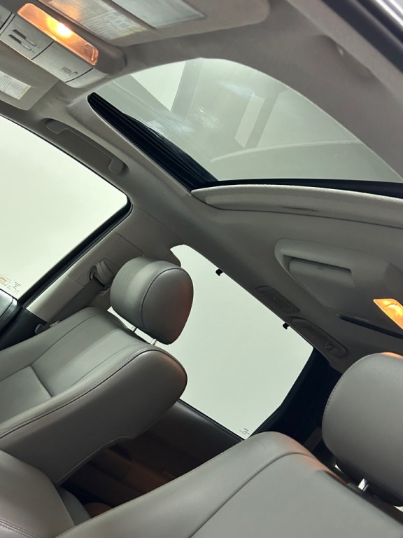 2011 Toyota Sequoia Image 18