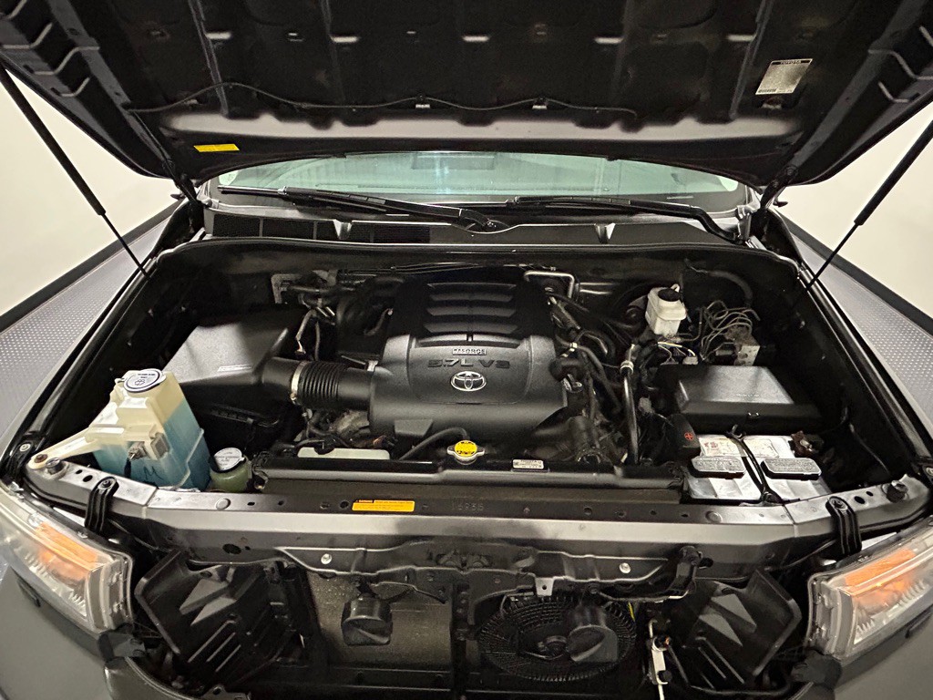 2011 Toyota Sequoia Image 19