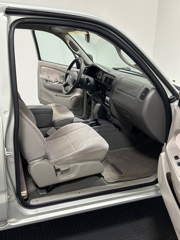 2003 Toyota Tacoma Image 10