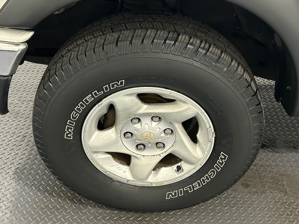 2003 Toyota Tacoma Image 19