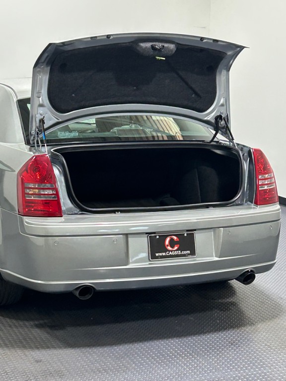 2006 Chrysler 300 Image 13