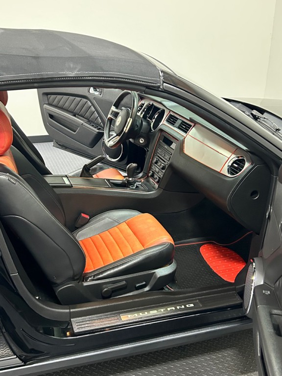 2012 Ford Mustang Image 9