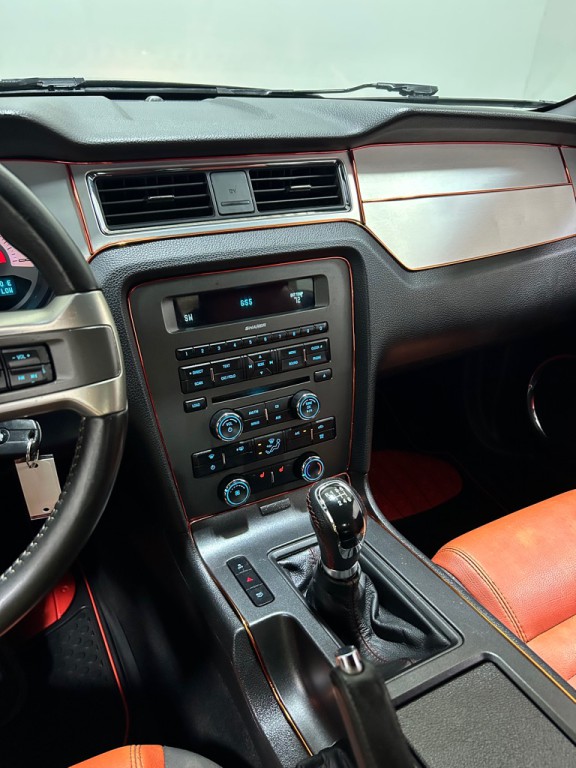 2012 Ford Mustang Image 13