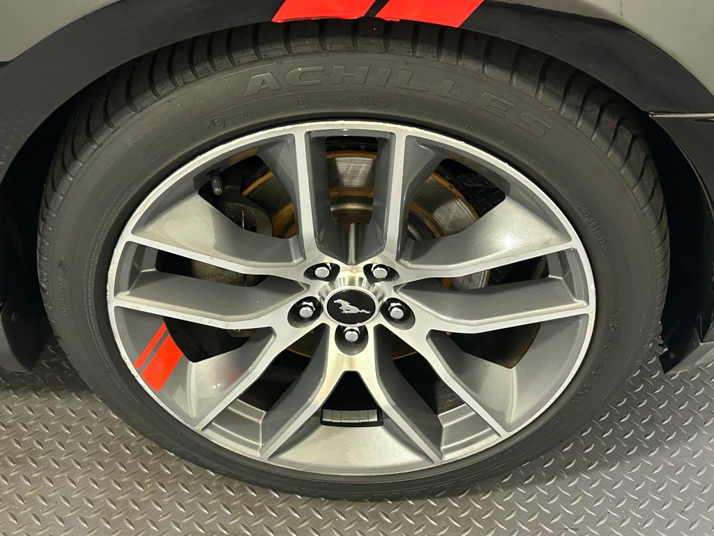 2012 Ford Mustang Image 18