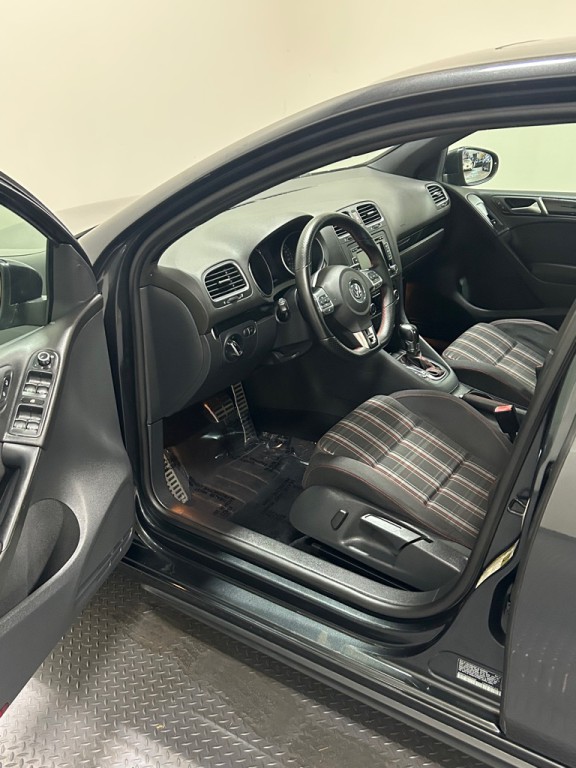 2012 Volkswagen GTI Image 8