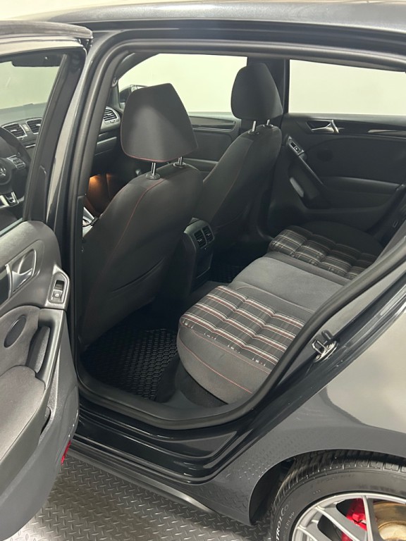 2012 Volkswagen GTI Image 9