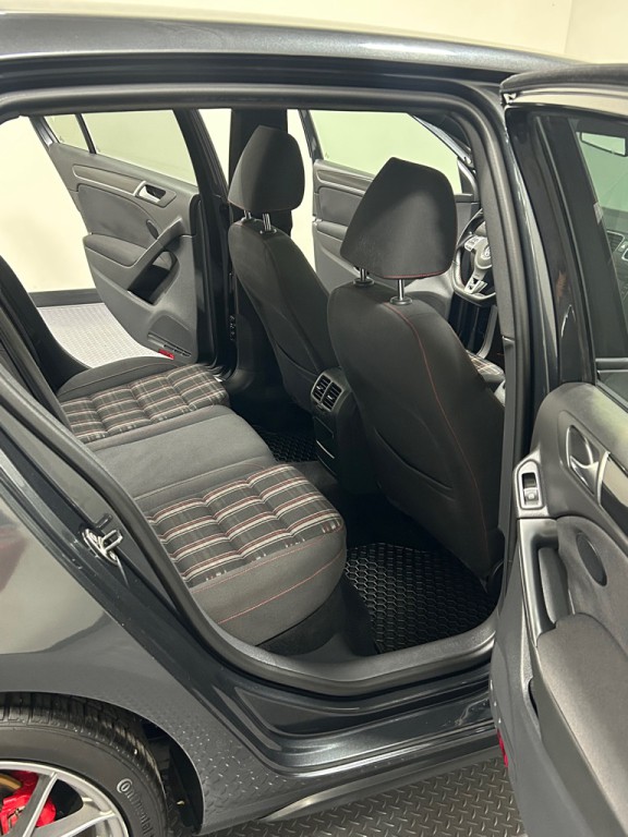 2012 Volkswagen GTI Image 10