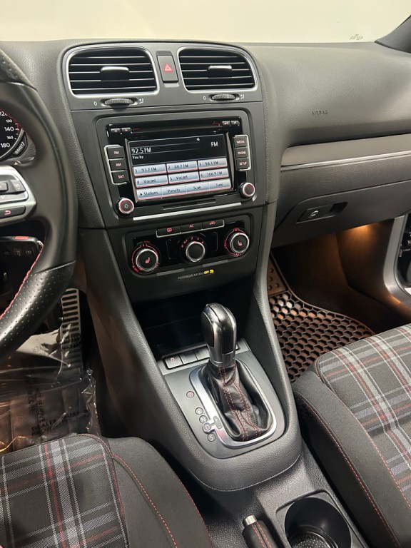 2012 Volkswagen GTI Image 13
