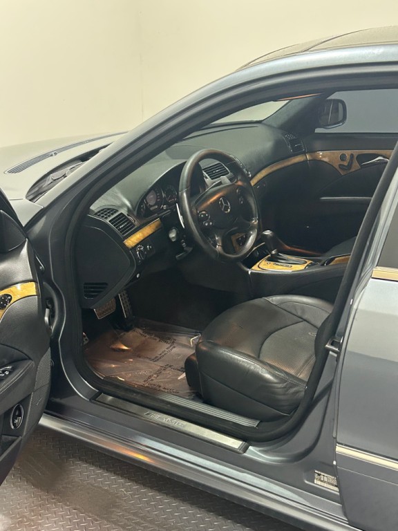 2008 Mercedes-Benz E-Class Image 8