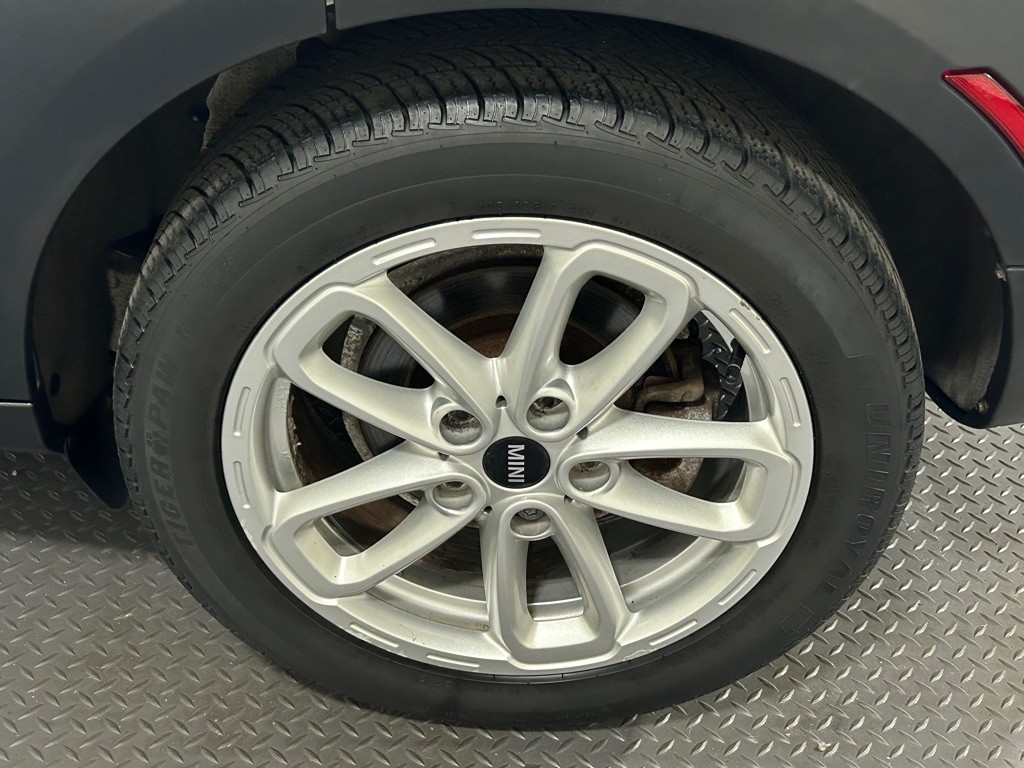 2015 MINI Cooper Image 19