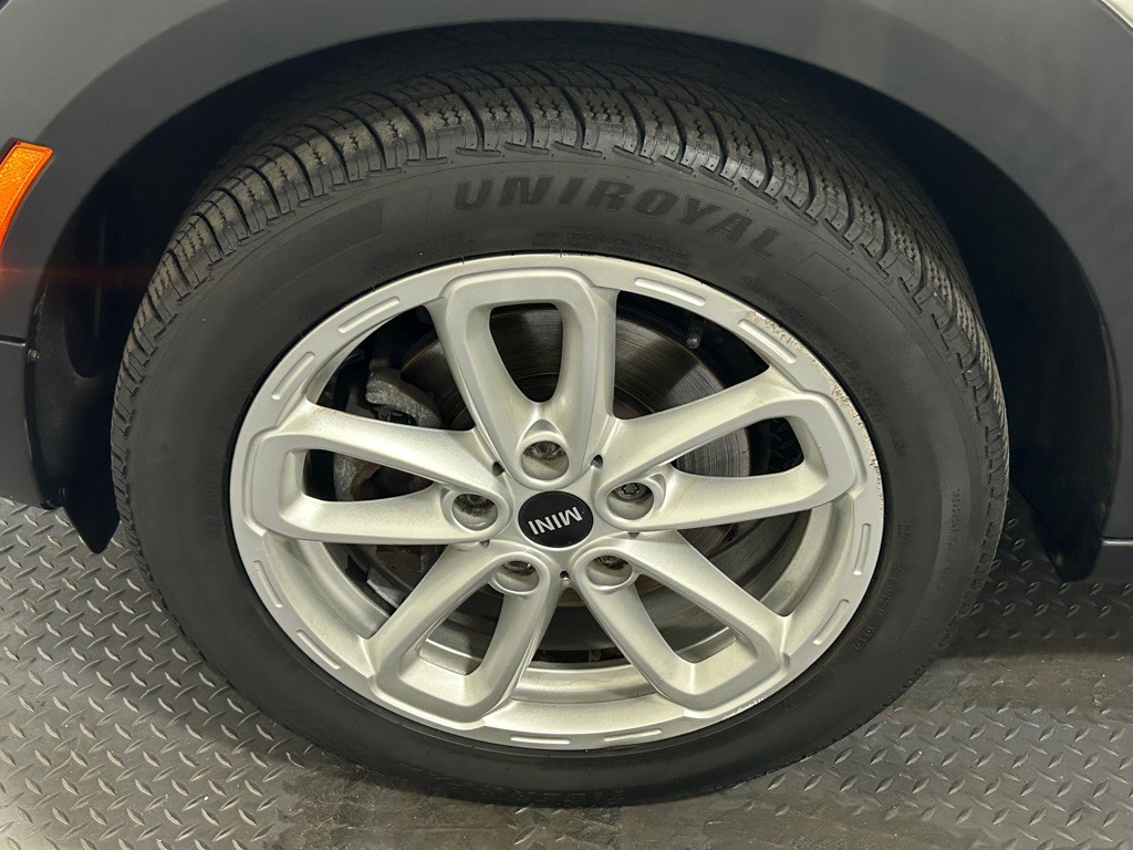 2015 MINI Cooper Image 20