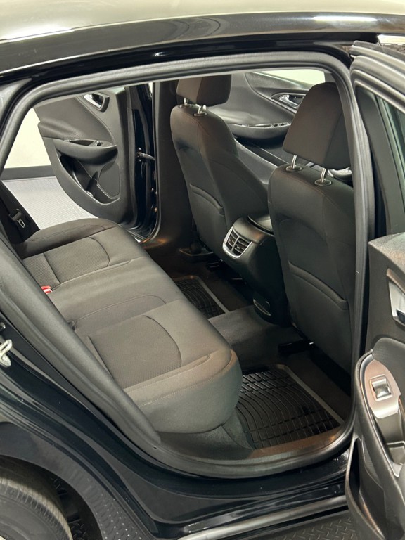 2016 Chevrolet Malibu Image 10