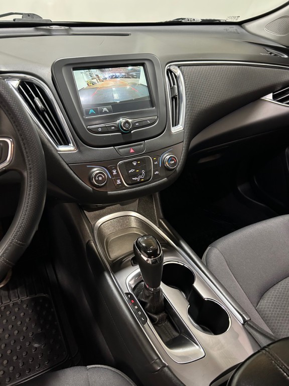 2016 Chevrolet Malibu Image 12