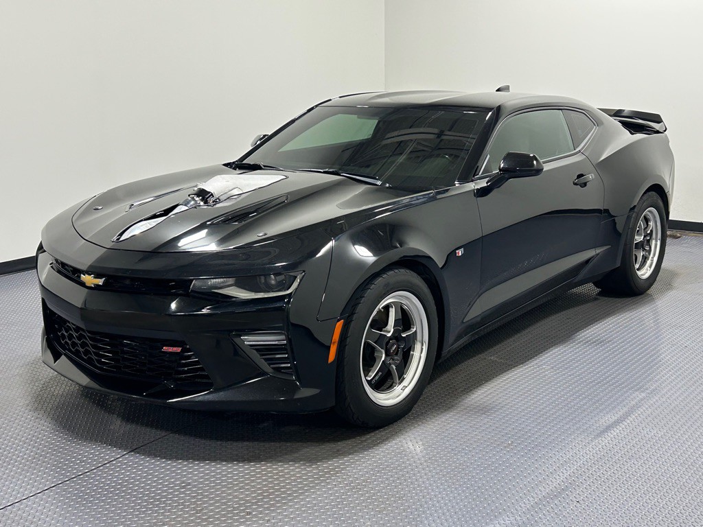 2017 Chevrolet Camaro Image 1