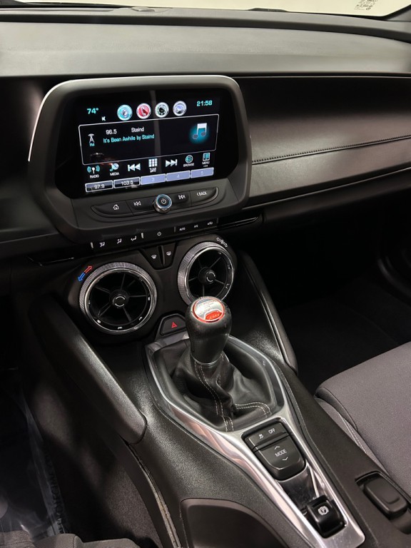 2017 Chevrolet Camaro Image 13