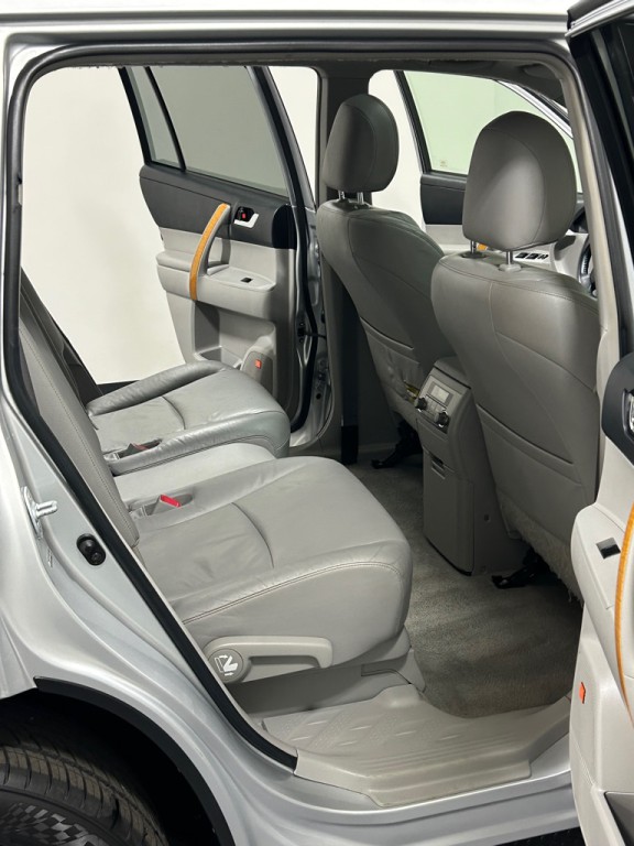2010 Toyota Highlander Image 11