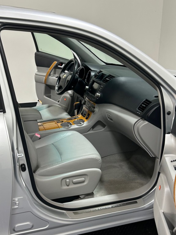 2010 Toyota Highlander Image 12