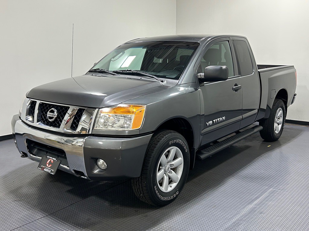2011 Nissan Titan Image 1