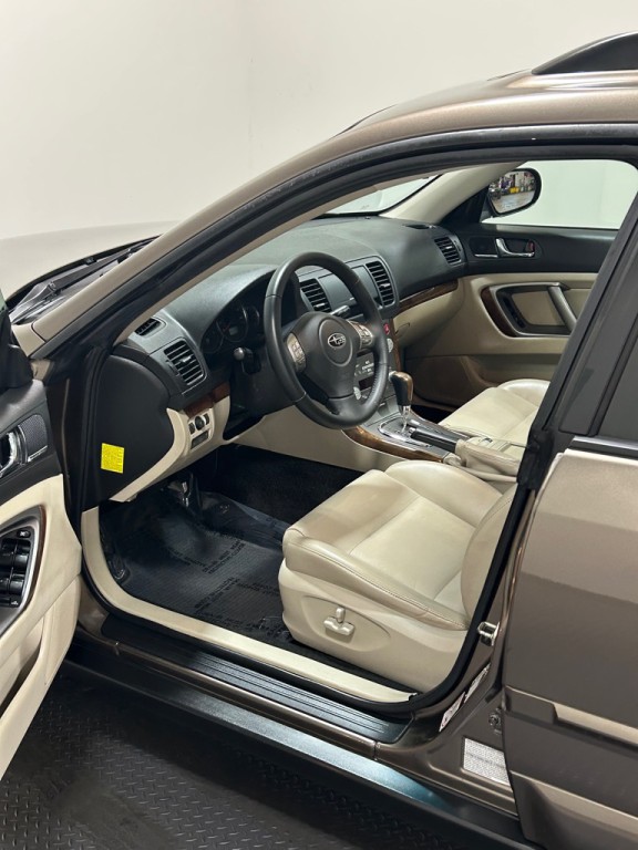 2009 Subaru Outback Image 8