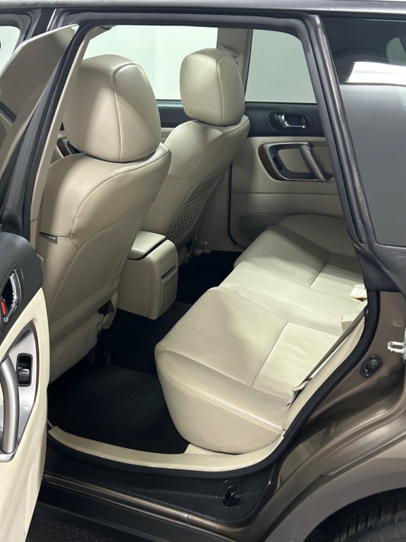 2009 Subaru Outback Image 9