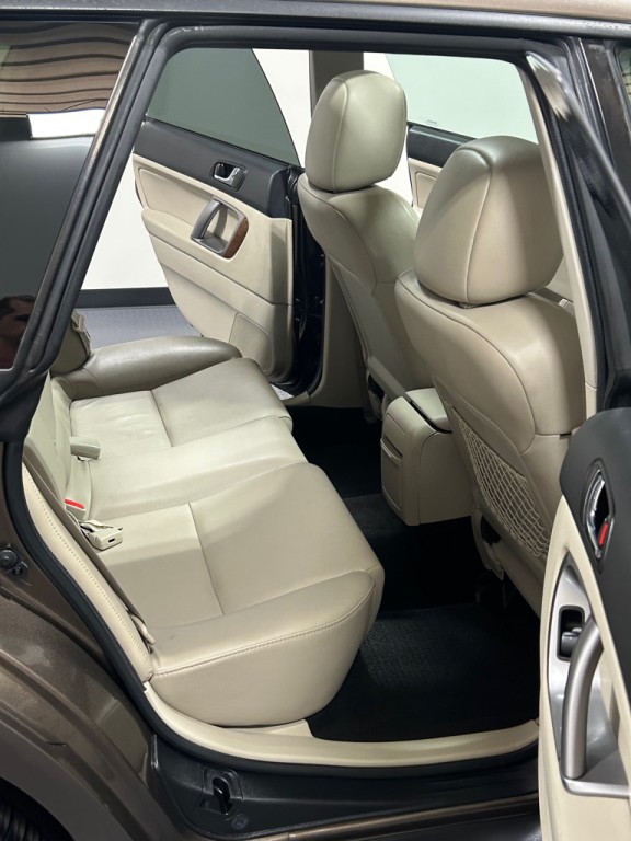 2009 Subaru Outback Image 10