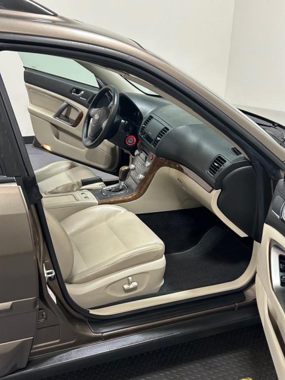 2009 Subaru Outback Image 11
