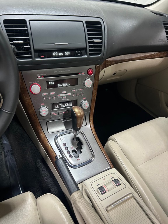 2009 Subaru Outback Image 13