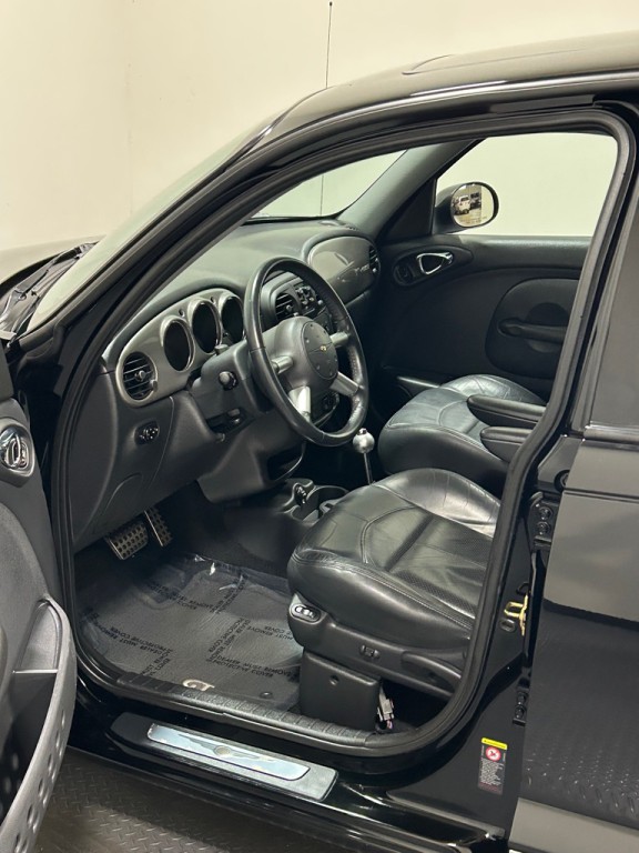 2004 Chrysler PT Cruiser Image 8