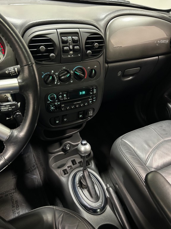2004 Chrysler PT Cruiser Image 13