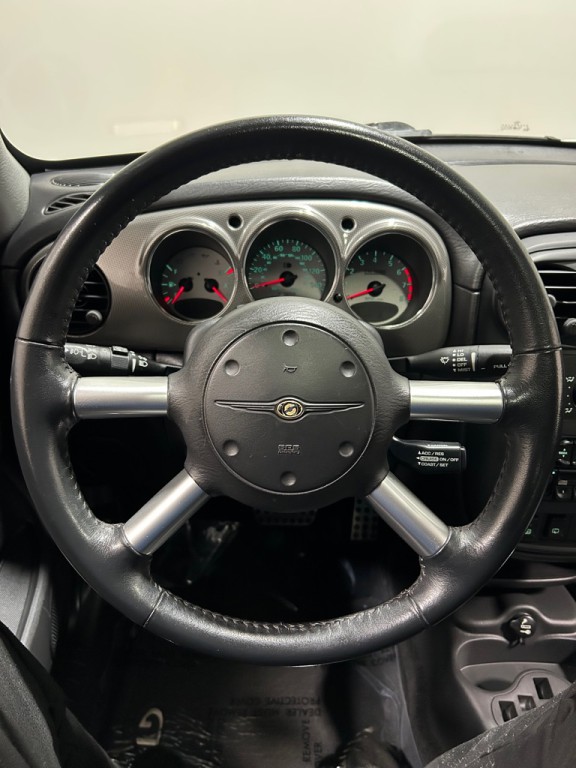 2004 Chrysler PT Cruiser Image 15