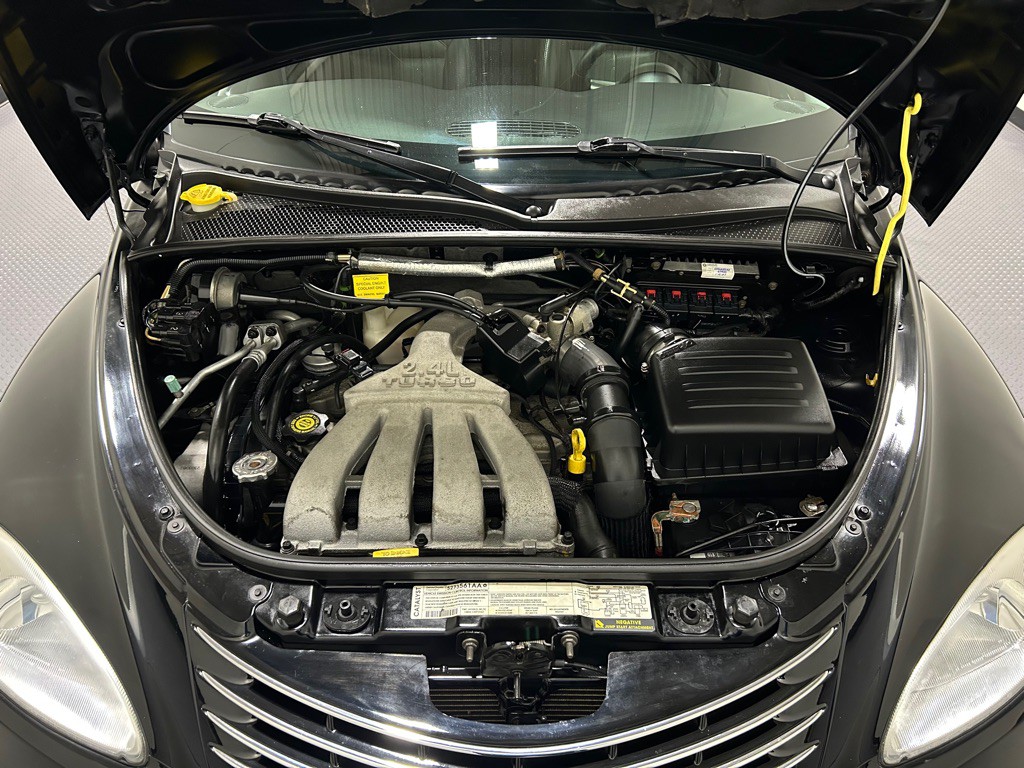 2004 Chrysler PT Cruiser Image 17