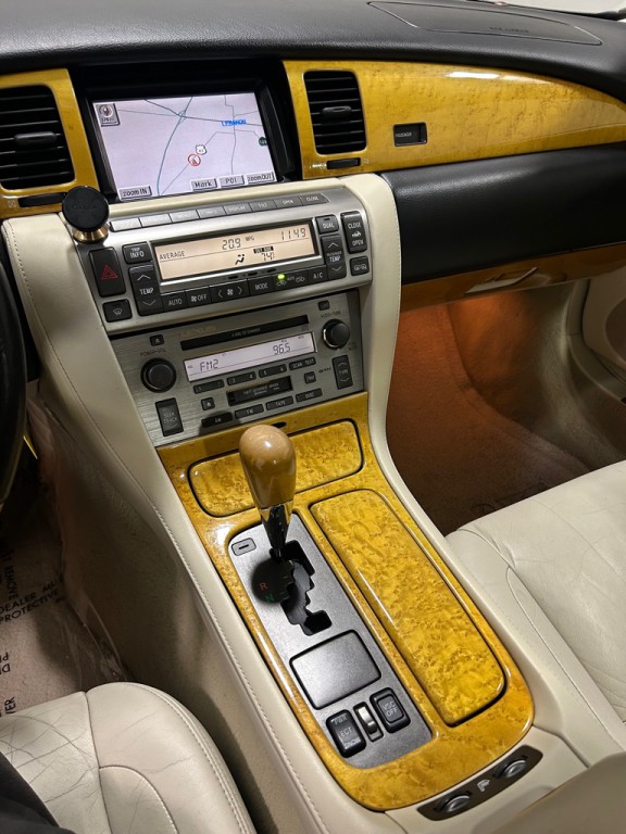 2002 Lexus SC Image 12