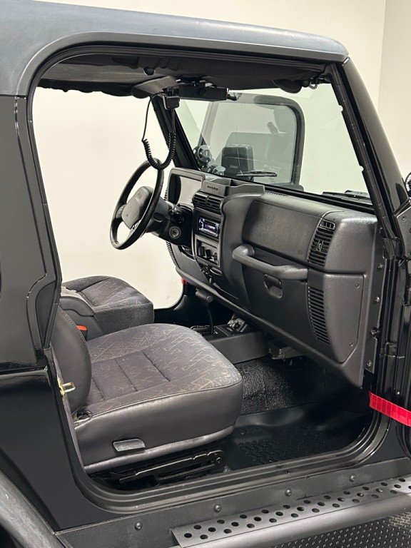 2002 Jeep Wrangler Image 9