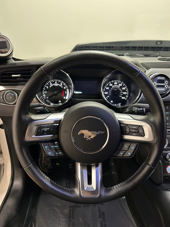 2017 Ford Mustang Image 14