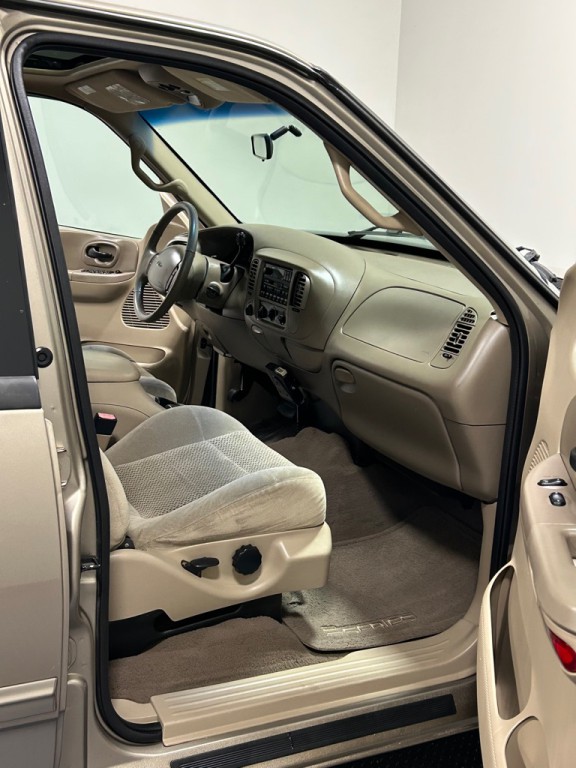 2001 Ford F-150 Image 11