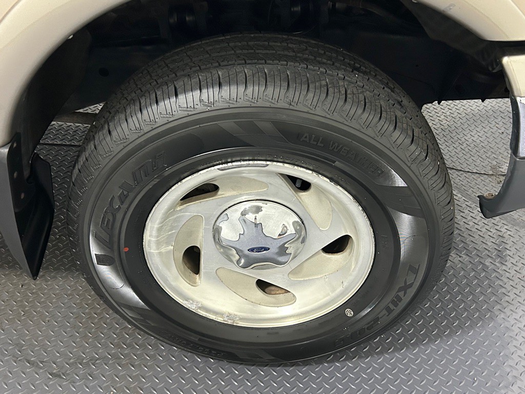 2001 Ford F-150 Image 17