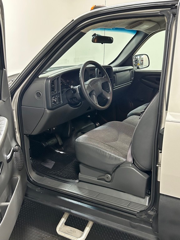 2005 Chevrolet Silverado 1500 Image 8