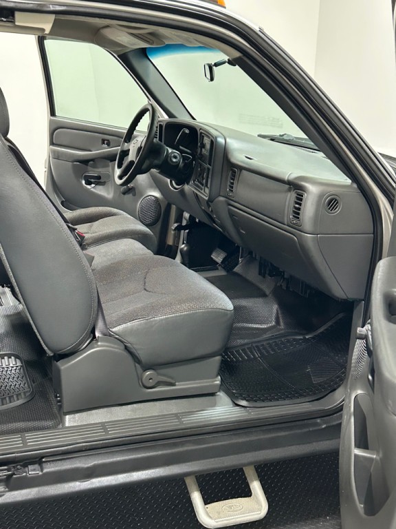 2005 Chevrolet Silverado 1500 Image 11