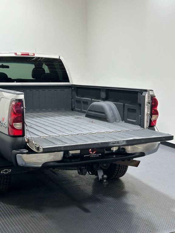 2005 Chevrolet Silverado 1500 Image 12