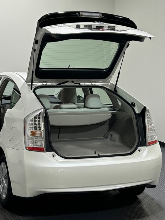 2010 Toyota Prius Image 12